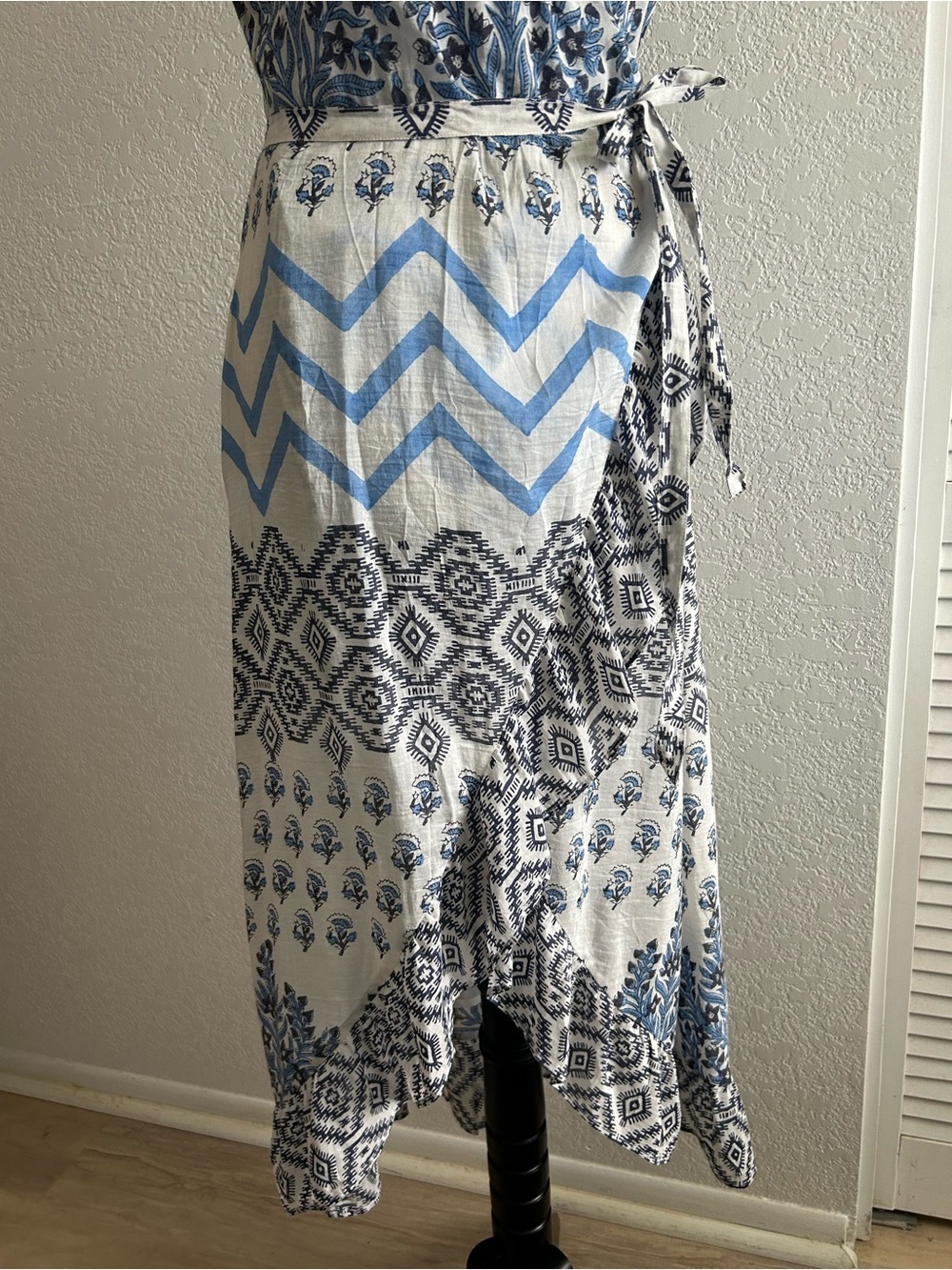 Bell by Alicia Bell Blue White Cotton Silk Boho Floral Print Front Wrap Dress - Picture 5 of 8